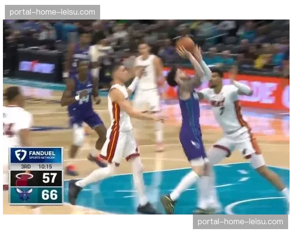 黄蜂鲍尔助攻率联盟第二失误降30% 从单打手向组织者转型成功 黄蜂鲍尔助攻率联盟第二失误降30% 从单打手向组织者转型成功