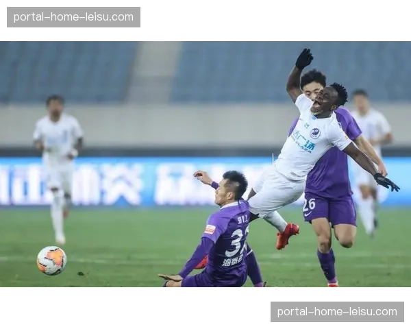 津门虎防守体系构建，杨帆王献钧谢维军组成三中卫